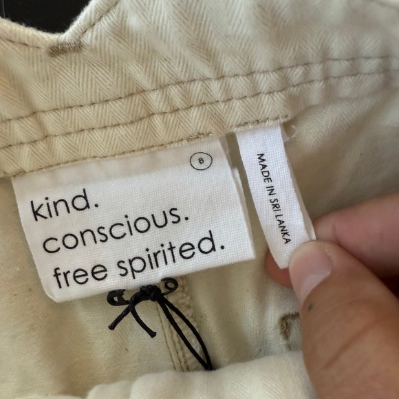 Unsubscribed Pleated Belted High Rise Shorts Cream Cotton Size 8 - Picture 9 of 11